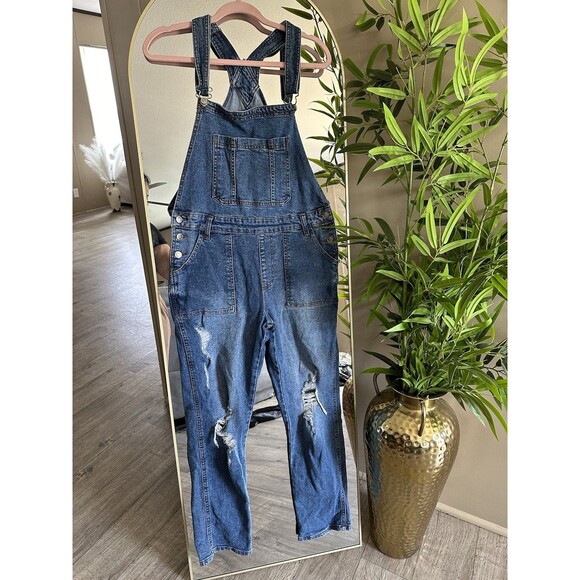 Celebrity Pink‎ Stylish Distressed Denim Overalls with Adjustable Straps - Picture 1 of 9
